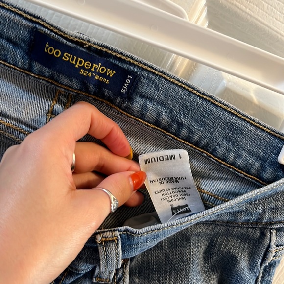 Low-Rise Levi Jeans - Picture 3 of 3